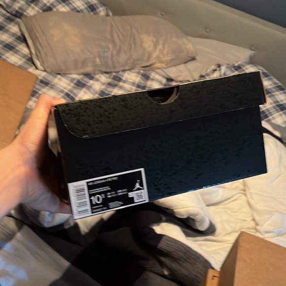 Brand new Jordan 4 Red Cement - Picture 7 of 8